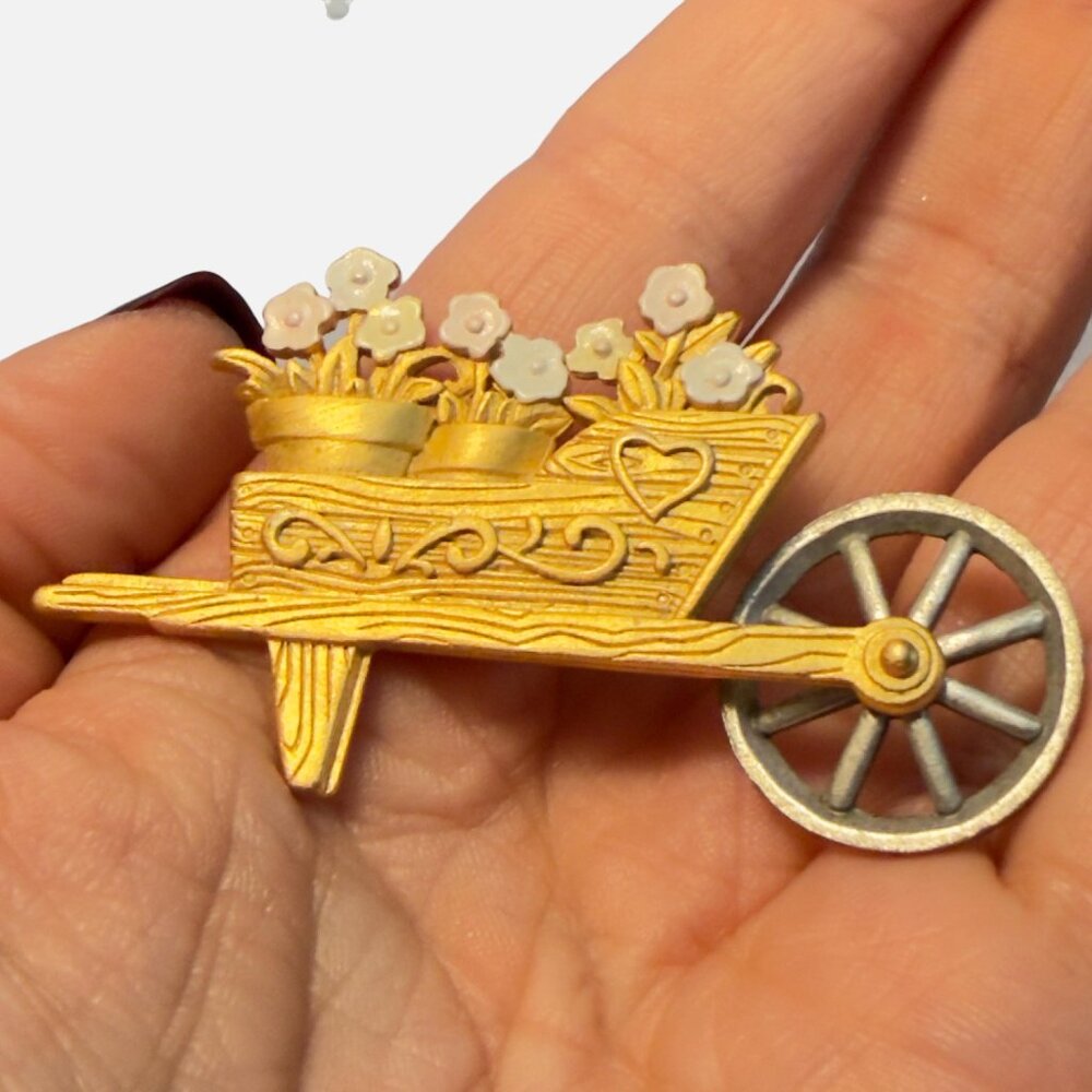 JJ Wheelbarrow Brooch Flower Garden Cart Pin – approx 1.5”